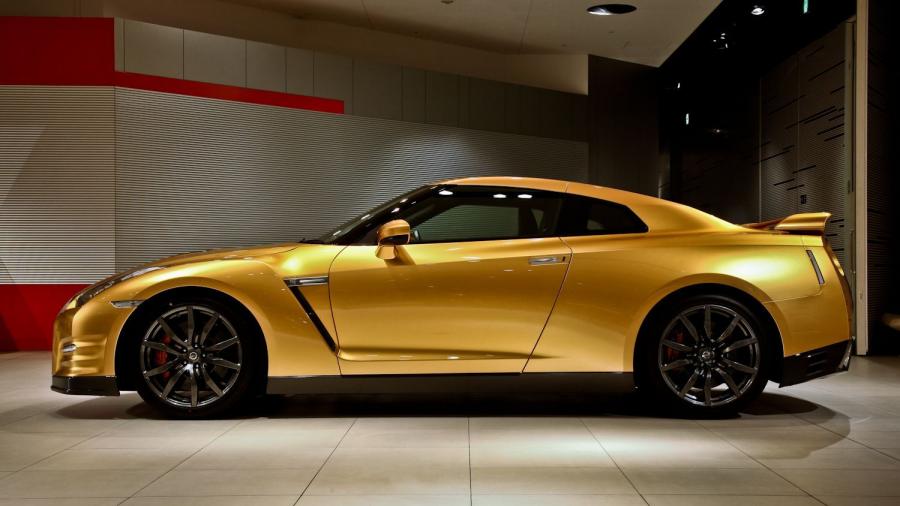  Nissan GT-R Gold by Usain Bolt 2012 года  (фото 9 из 12)